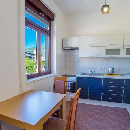 아파트 Luminos 모스타르