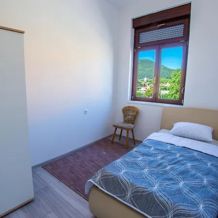 Luminos Apartment *