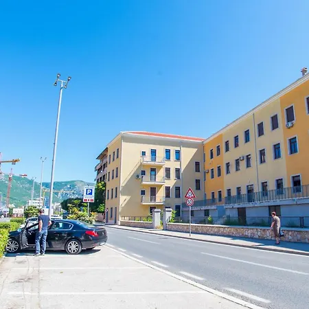 아파트 Luminos 모스타르